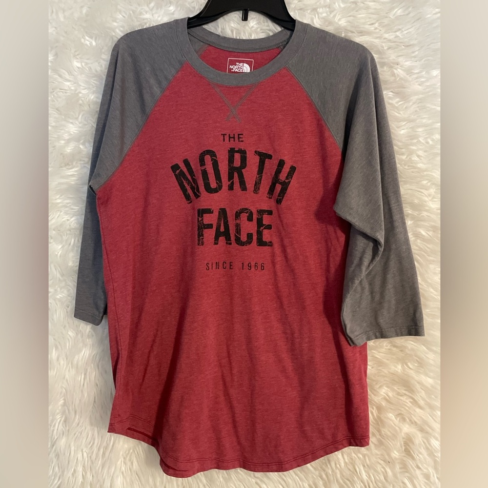 The North Face Men’s 3/4 Sleeve Baseball T-Shirt
Size Medium